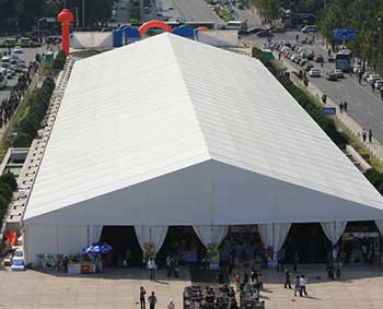Двускатный шатёр для выставки